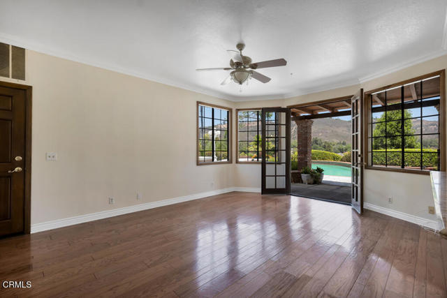 11395 Highridge Court, Camarillo CA: https://media.crmls.org/mediaz/6a6b45f6-40ca-43aa-a2fb-33543d0b0486.jpg