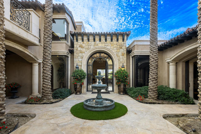 Image 5 of 102 For 52977 Via Dona