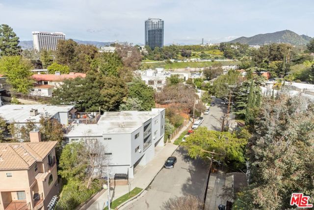 3625 Regal Place, Los Angeles, California 90068, ,Multi-Family,For Sale,Regal,24370458