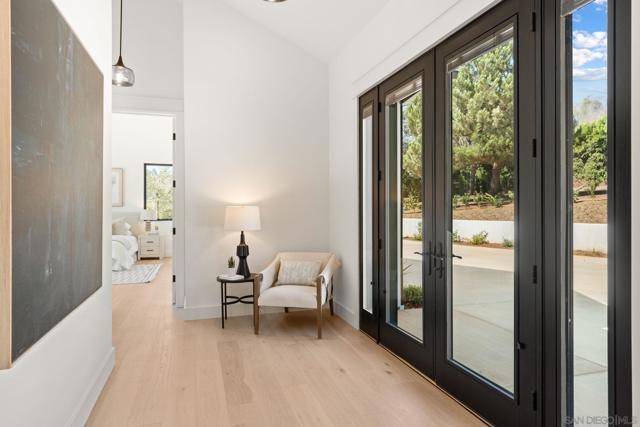 5120 Creek Oak Dr, Fallbrook CA: https://media.crmls.org/mediaz/6a6bd35c-2cae-40cc-bdb6-65bc423c7ab2.jpg