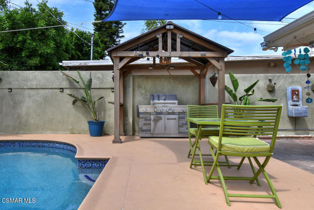 7761 Balcom Avenue, Reseda CA: https://media.crmls.org/mediaz/6a6c1ee0-e06f-4600-a25a-5b971ccfc78c.jpg