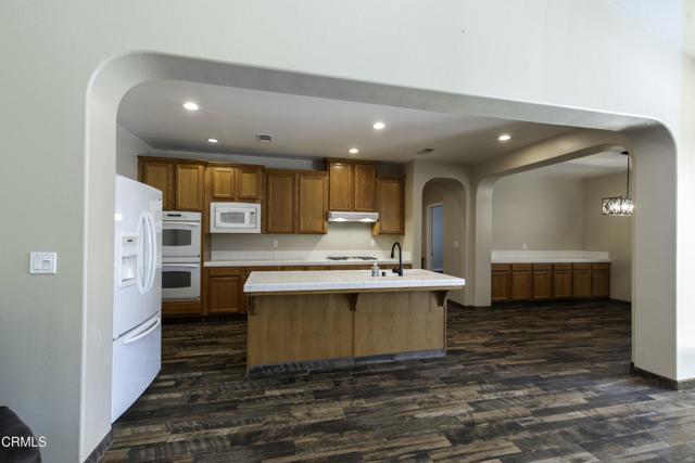 Detail Gallery Image 11 of 34 For 501 Butte Ct, Shafter,  CA 93263 - 3 Beds | 3 Baths