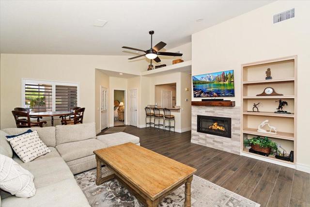 Image 7 of 39 For 45703 Spyglass Hill Street