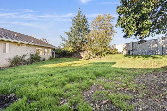 2199 Raleigh Circle, Hollister CA: https://media.crmls.org/mediaz/6a6da6a2-0e8e-4c2b-b380-1198513b2213.jpg