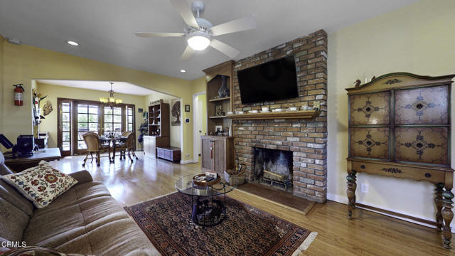 405 Mission Road, Glendale CA: https://media.crmls.org/mediaz/6a6dca74-9f9e-4726-b4a8-8f63356b624f.jpg