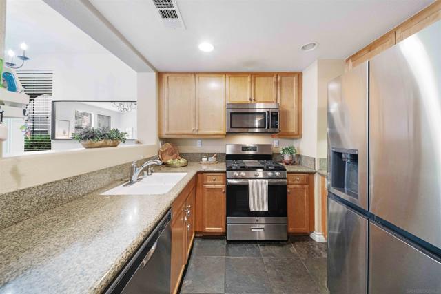 840 Spinnaker Point Terrace, San Diego CA: https://media.crmls.org/mediaz/6a6e48db-538a-416e-9d44-381984ddcfd8.jpg