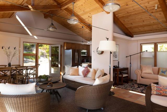 3200 Red Wolf Drive, Carmel CA: https://media.crmls.org/mediaz/6a6e683d-744d-4767-8da8-07a4fd939f56.jpg