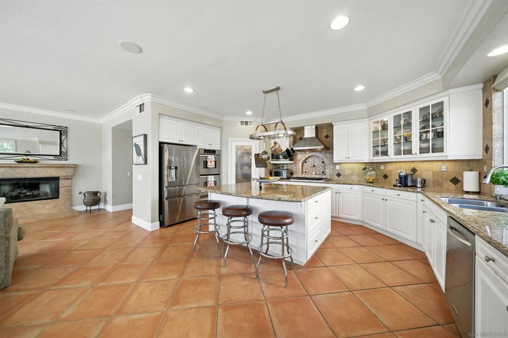 MLS #250031505SD img 18