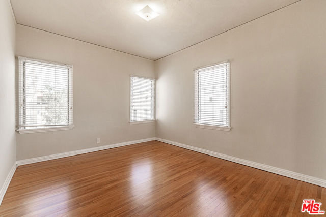 6101 Alcott Street, Los Angeles CA: https://media.crmls.org/mediaz/6a6f836e-5bbd-4b74-a16d-7426aaf8dfee.jpg
