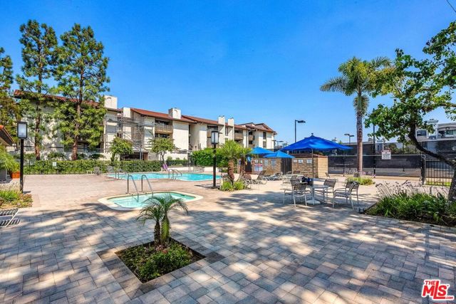 8600 Tuscany Avenue, Playa del Rey CA: https://media.crmls.org/mediaz/6a703024-9d6e-486b-bc45-8f202bb5f55b.jpg