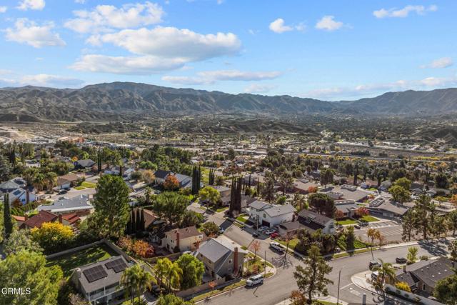 Detail Gallery Image 37 of 44 For 16833 Nearview, Canyon Country,  CA 91387 - 5 Beds | 3 Baths