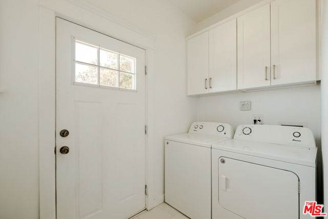 2907 Halldale Avenue, Los Angeles CA: https://media.crmls.org/mediaz/6a70a38d-73b6-42fa-9595-6fb3141f98a2.jpg