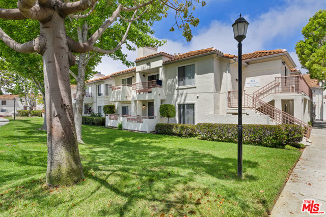 445 Ribbon Beach Way, Oceanside CA: https://media.crmls.org/mediaz/6a70ea85-2886-4bac-a966-53c676823d0f.jpg