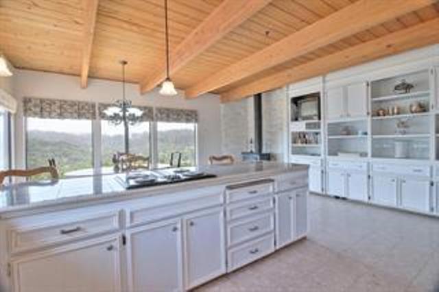 17280 Tamara Lane, Royal Oaks CA: https://media.crmls.org/mediaz/6a7147ac-3066-43d5-909d-5e24b617eeac.jpg