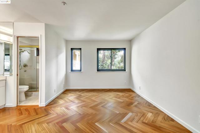 805 Red Leaf Court, San Francisco CA: https://media.crmls.org/mediaz/6a714e52-5900-45a7-8930-c2cdf7628cc1.jpg