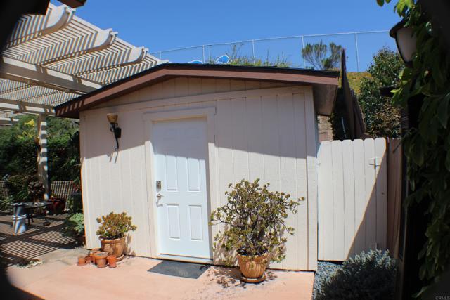 Detail Gallery Image 29 of 51 For 5447 Por Techo Ct, San Diego,  CA 92124 - 6 Beds | 3 Baths