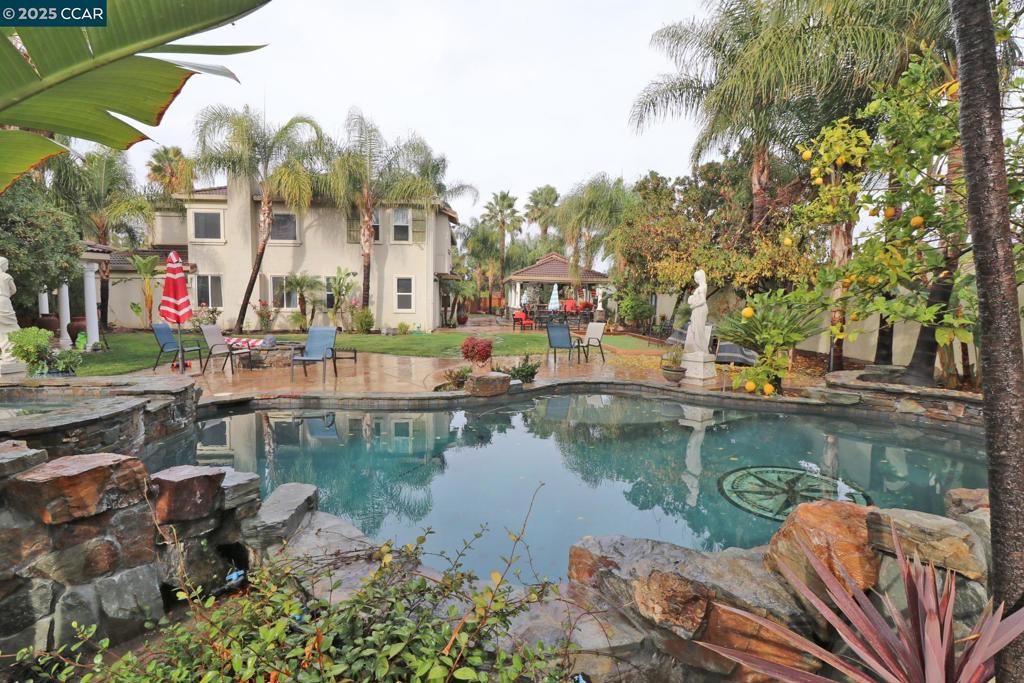1097 Teal Ct