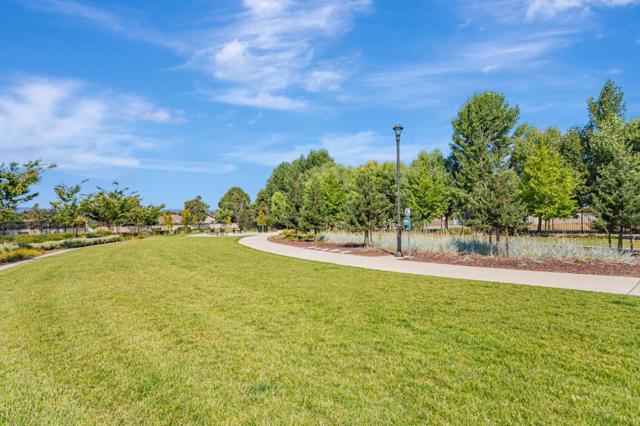 1575 Sunflower Drive, Hollister CA: https://media.crmls.org/mediaz/6a73e25a-5aa0-45cb-8125-7356abe14a68.jpg