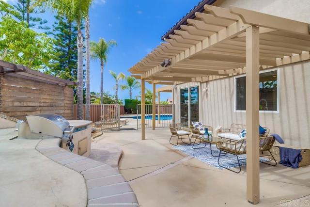 898 Padera Ct, Chula Vista CA: https://media.crmls.org/mediaz/6a73ff21-72c8-4239-8523-44ba99e5746c.jpg