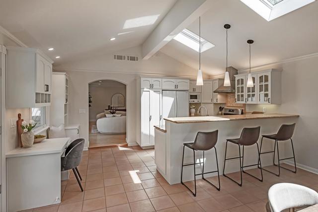 1532 Meadow Lane, Mountain View CA: https://media.crmls.org/mediaz/6a745bba-4929-4606-9cb4-c509711a9925.jpg