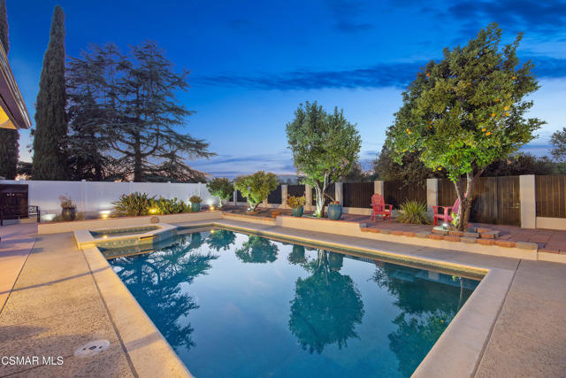 591 Shenandoah Street, Thousand Oaks CA: https://media.crmls.org/mediaz/6a753148-e16c-42a6-a62e-ffb965a88f36.jpg