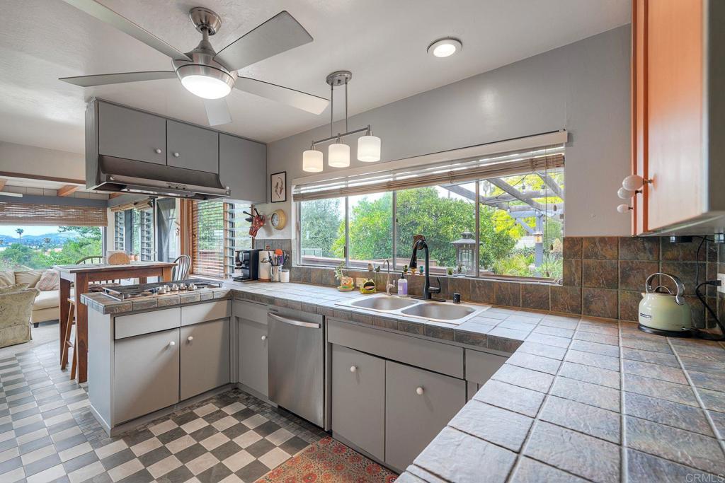 730 Broadway - photo 14