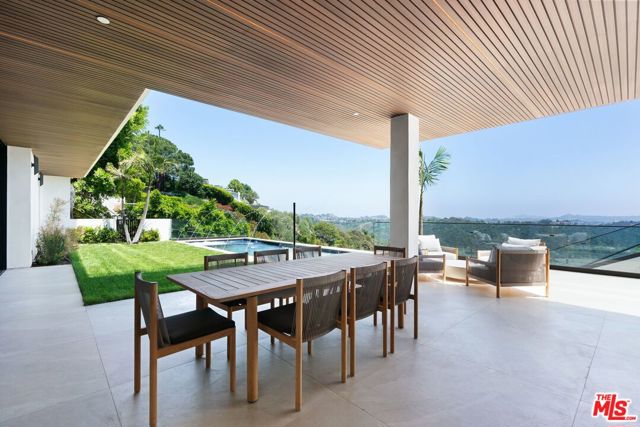 2180 Stradella Road, Los Angeles CA: https://media.crmls.org/mediaz/6a756464-a86b-484d-9519-7a2cdeb3ab1d.jpg