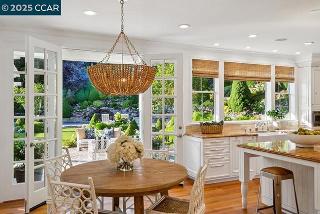 231 Sundown Ter, Orinda CA: https://media.crmls.org/mediaz/6a762405-9cac-4f11-8d93-6857d5197d50.jpg