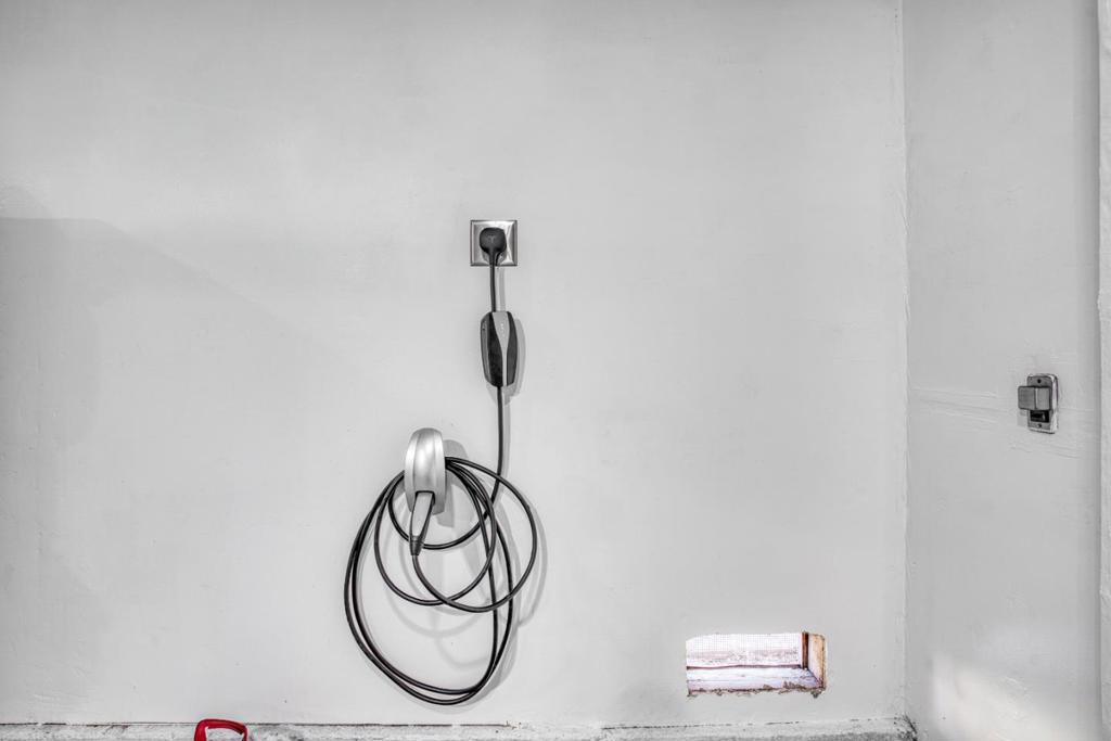 https://media.crmls.org/mediaz/6a76a5f5-9a02-4953-8546-d93be1669f54.jpg?preset=X-Large