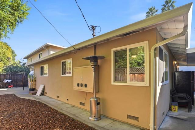 503 W Fox Court, Redwood City CA: https://media.crmls.org/mediaz/6a76b531-c515-4511-ad7a-ec1ead5c33a3.jpg