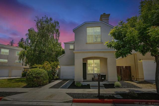 103 Whits Road, Mountain View CA: https://media.crmls.org/mediaz/6a77315e-bf88-47a8-9c03-b29caaa4b0a3.jpg
