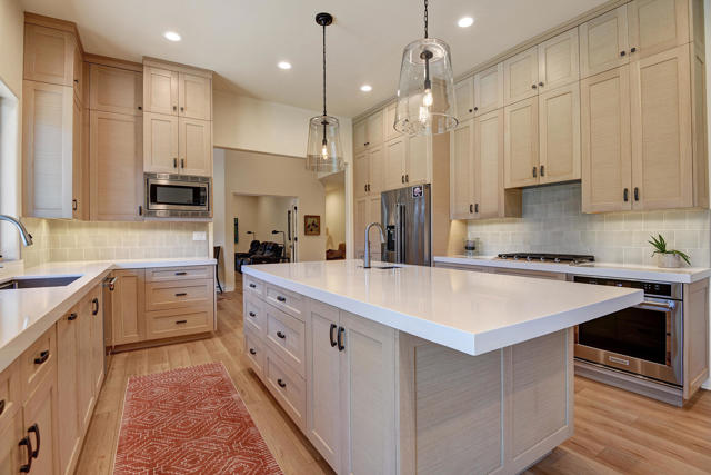76470 Pala Palms Drive, Indian Wells CA: https://media.crmls.org/mediaz/6a773648-3d8b-4e38-bd5f-41c8807a7455.jpg