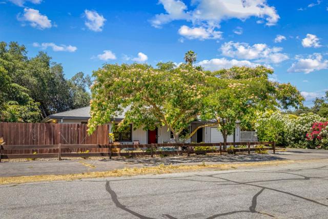 17785 Casa Lane, Morgan Hill CA: https://media.crmls.org/mediaz/6a779d0e-960c-4386-a6af-102d182d9a5d.jpg