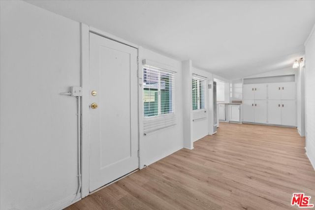 3947 Huron Avenue photo 22