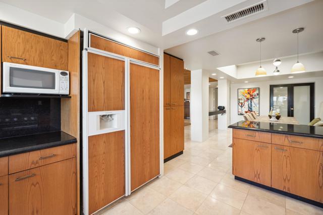 73231 Mariposa Drive, Palm Desert CA: https://media.crmls.org/mediaz/6a78043f-59bb-4667-8a09-660a7c703a41.jpg