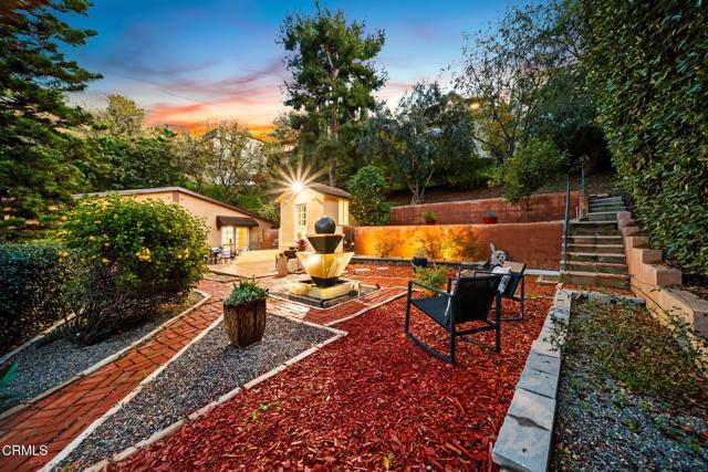 Detail Gallery Image 2 of 36 For 1038 Oban Dr, Los Angeles,  CA 90065 - 3 Beds | 3 Baths