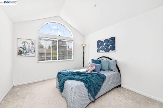 Image 37 of 46 For 579 Amberwood Way