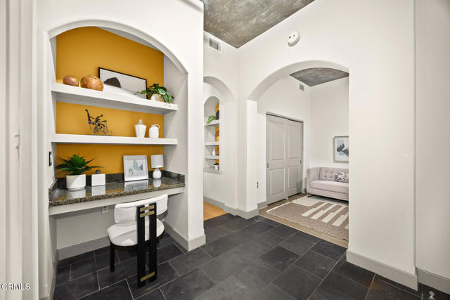 840 E Green Street, Pasadena CA: https://media.crmls.org/mediaz/6a790564-a62b-4e41-959a-1cf1a706ba70.jpg