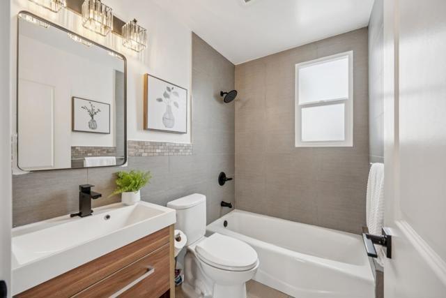 3530 Santiago Street, San Francisco CA: https://media.crmls.org/mediaz/6a797005-ade1-4dc2-94e2-395bd513007f.jpg