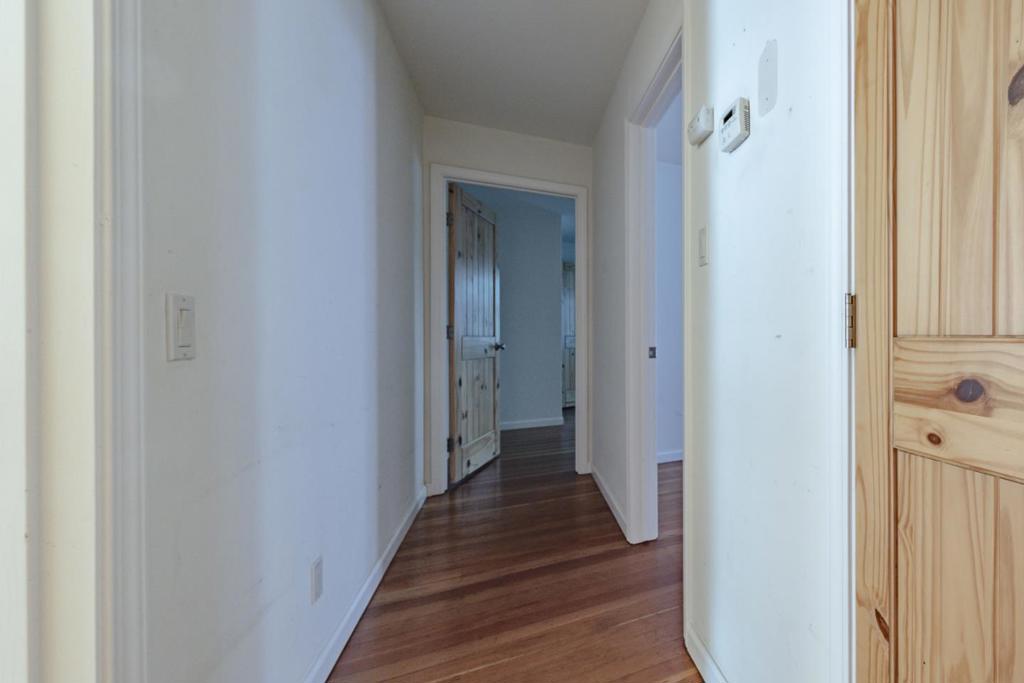 https://media.crmls.org/mediaz/6a7a03b6-1262-4412-ba00-7325d07bc8e1.jpg?preset=X-Large