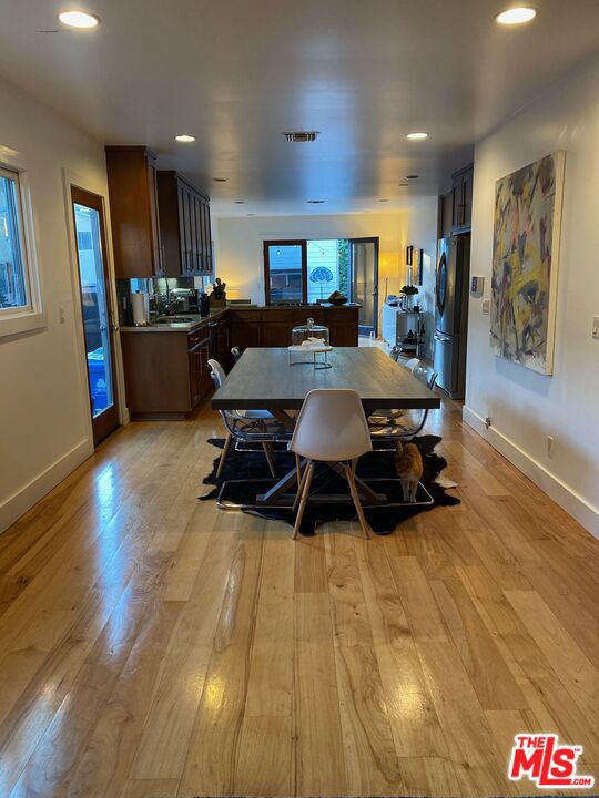 833 N Las Palmas Avenue, Los Angeles CA: https://media.crmls.org/mediaz/6a7a2f9b-f64a-4041-a044-e59d5b95bf2c.jpg