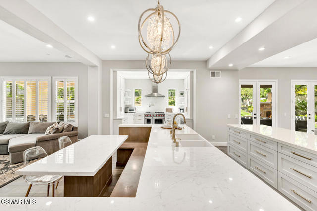 5715 Calais Court, Calabasas CA: https://media.crmls.org/mediaz/6a7a7981-c002-4d5a-a0ad-72a0e122efc6.jpg