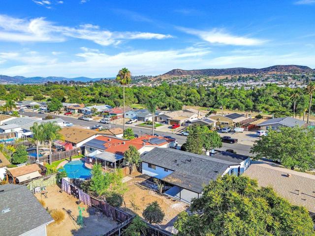 9058 Inverness Rd, Santee CA: https://media.crmls.org/mediaz/6a7a821b-ee45-4ff8-bd11-2fe0a4ac0c23.jpg