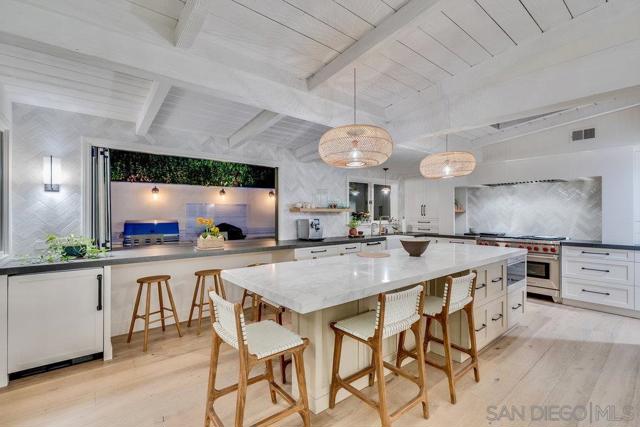 15035 El Camino Real, Del Mar CA: https://media.crmls.org/mediaz/6a7a8e3b-0a2e-4345-9192-79843ade7246.jpg