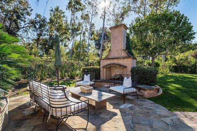 Detail Gallery Image 18 of 43 For 6627 Calle Ponte Bella, Rancho Santa Fe,  CA 92091 - 5 Beds | 6/1 Baths