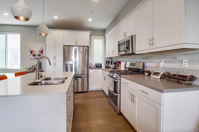 1842 Observation Way, Chula Vista CA: https://media.crmls.org/mediaz/6a7aedf4-d261-4ef1-b67e-b0b80507221a.jpg