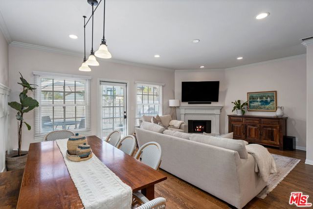 1121 Princeton Street, Santa Monica CA: https://media.crmls.org/mediaz/6a7b800a-59d6-4df7-a85e-d2521142684a.jpg