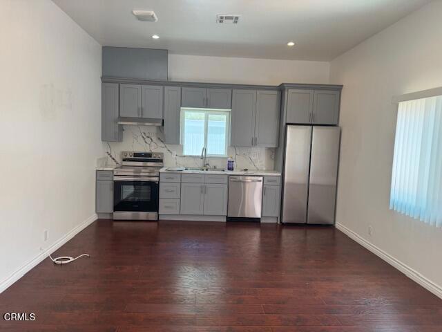 7747 Valmont Street, Tujunga CA: https://media.crmls.org/mediaz/6a7cdf52-7919-483a-9495-2477fec062c9.jpg