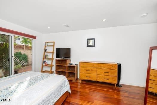 476 Harbor Lights Lane, Port Hueneme CA: https://media.crmls.org/mediaz/6a7d02e1-36cb-44c1-ae69-ffd0304d1095.jpg
