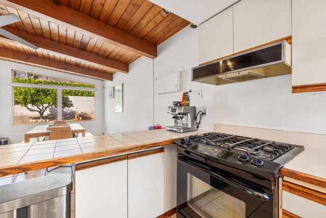 2211 N Starr Road, Palm Springs CA: https://media.crmls.org/mediaz/6a7d81d6-630f-4210-8696-2a3bb73e8d23.jpg